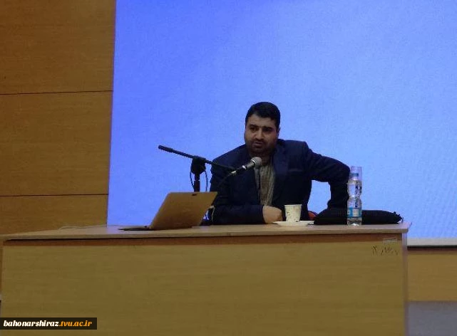 دکتر مومن نسب کارشناس فضای مجازی