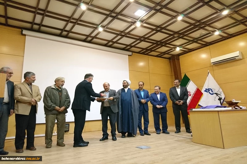 با حضور معاون پژوهش دانشگاه فنی و حرفه ای
مراسم معارفه ریاست دانشگاه فنی و حرفه ای استان فارس برگزار شد