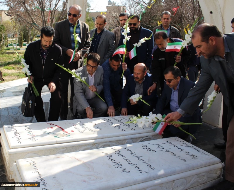 غباروبی قبور مطهر شهدا و تجلیل از خانواده شهید مصلی نژاد به مناسبت روز بزرگداشت شهدا در دانشکده باهنر شیراز  10