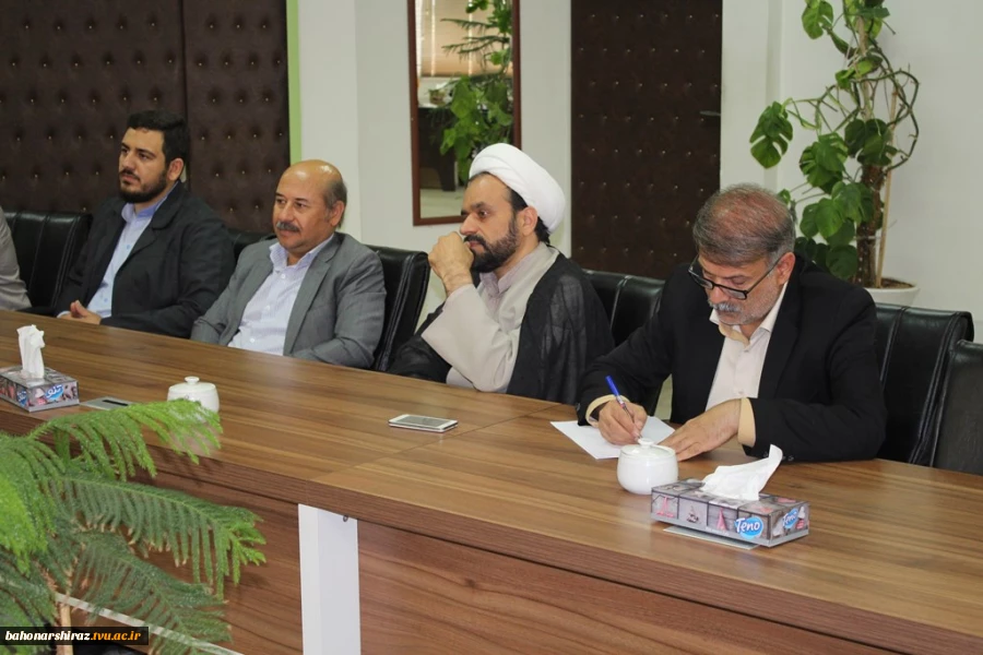 بازدید رئیس دفاتر نهاد نمایندگی رهبری در دانشگاه‌های استان فارس از دانشگاه فنی و حرفه ای

دکتر جامعی: دفتر نهاد رهبری در دانشگاه فنی و حرفه ای فارس ایجاد شود

 2