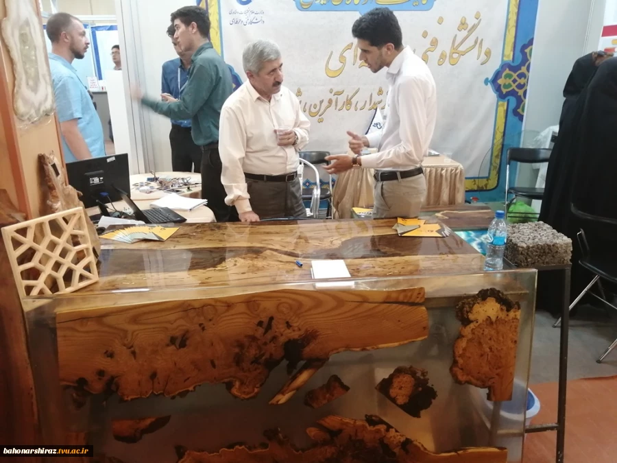 شرکت اعضای انجمن علمی معماری دانشگاه فنی و حرفه ای فارس در نمایشگاه صنعت ساختمان تهران

 2
