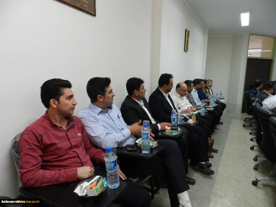 گزارش تصویری از مجمع خانه نخبگان بسیج علمی استان فارس  در دانشکده فنی و حرفه ای شهید باهنر شیراز  8