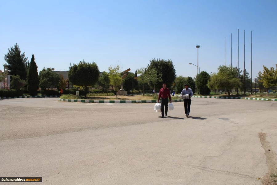 گزارش تصویری از روز پرکار کارکنان دانشکده شهید باهنر شیراز  و ثبت نام دانشجویان کارشناسی  20