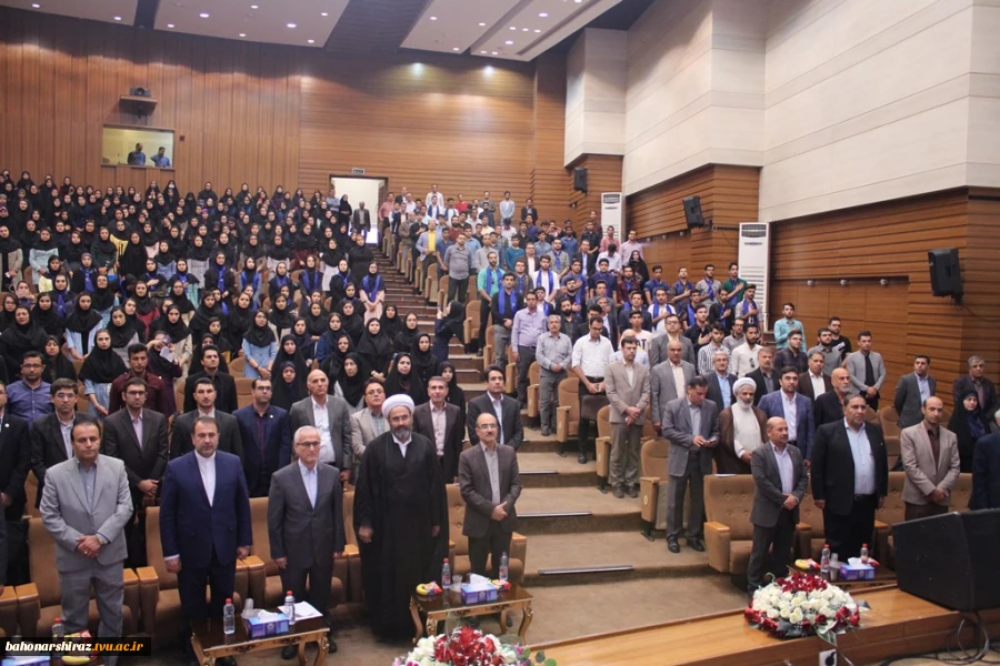 حضور دانشجویان دختر و پسر دانشکده های فنی دختران و شهید باهنر شیراز در آیین بازگشایی دانشگاه های استان فارس 2