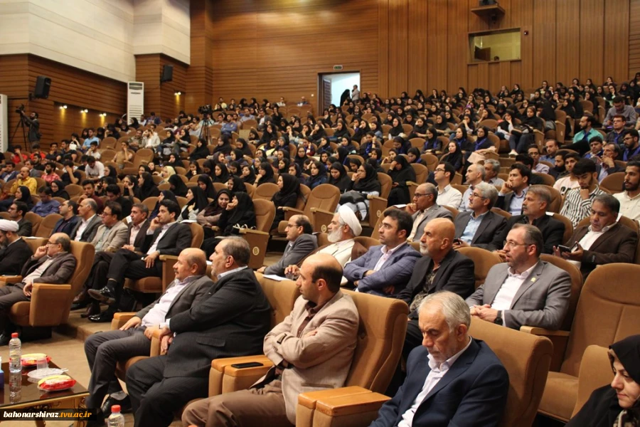 حضور دانشجویان دختر و پسر دانشکده های فنی دختران و شهید باهنر شیراز در آیین بازگشایی دانشگاه های استان فارس 16