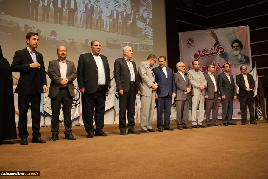 حضور دانشجویان دختر و پسر دانشکده های فنی دختران و شهید باهنر شیراز در آیین بازگشایی دانشگاه های استان فارس 18