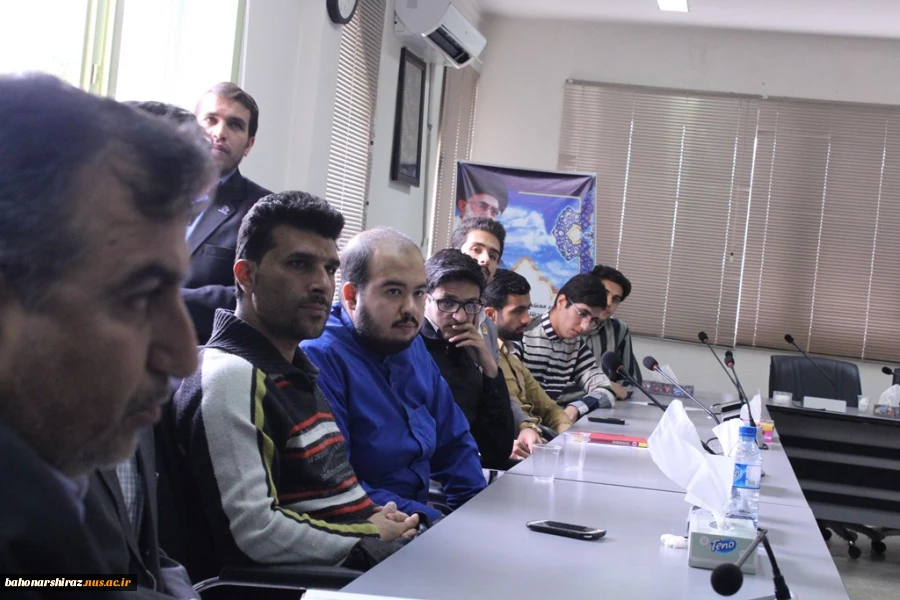 گزارش تصویری میزگرد دانشجویی "ماندن یا رفتن" با حضور مشاور رئیس دانشگاه فنی و حرفه ای استان فارس  4