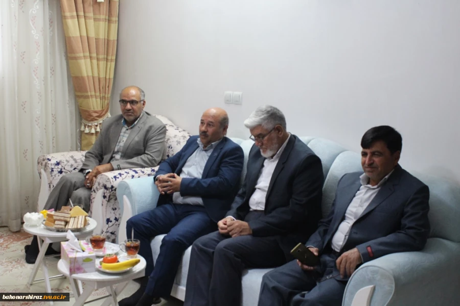 دیدار رئیس دانشگاه فنی و حرفه ای استان فارس با خانواده شهید سردار نوری  2