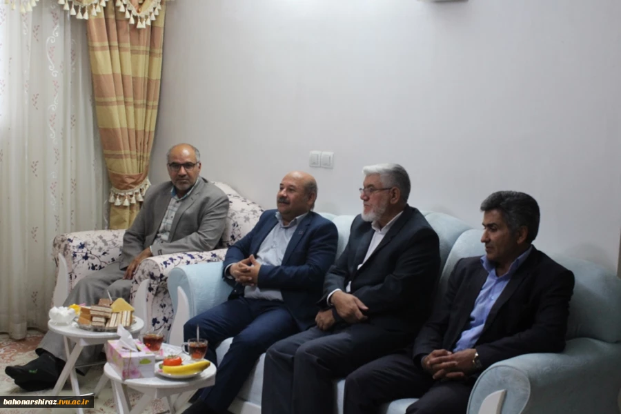 دیدار رئیس دانشگاه فنی و حرفه ای استان فارس با خانواده شهید سردار نوری  4
