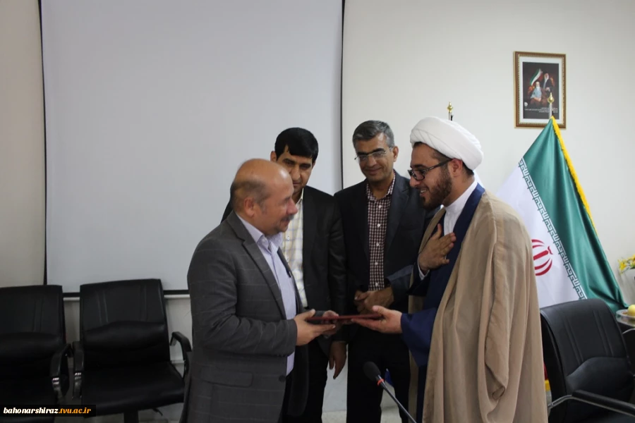 مدیرکل فرهنگی دانشگاه فنی و حرفه ای فعالان فرهنگی و اعضای ستاد اقامه نماز دانشگاه فنی و حرفه ای  فارس تجلیل کرد+ تصاویر 5