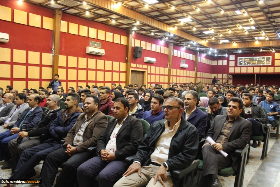 گزارش تصویری مراسم تجلیل از ممتازین دانشکده فنی و حرفه ای شهید باهنر شیراز  8