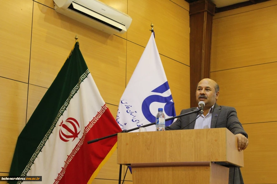 گزارش تصویری مراسم تجلیل از ممتازین دانشکده فنی و حرفه ای شهید باهنر شیراز  10