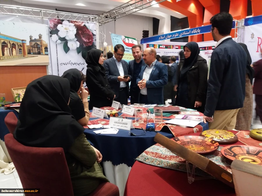نمایش دستاوردهای پژوهشی دانشگاه فنی و حرفه ای استان فارس در نمایشگاه هفته پژوهش  3