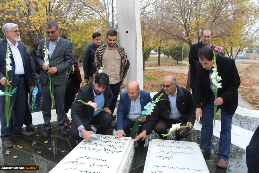غباروبی قبور مطهر شهید سردار ولی نوری و شهید گمنام در دانشکده شهید باهنر شیراز  2