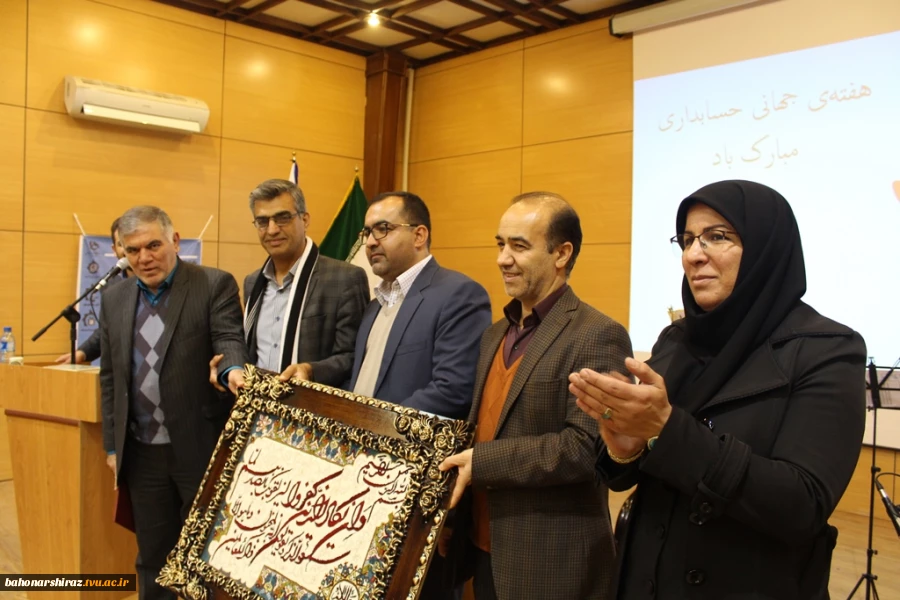 مدیرکل دیوان محاسبات استان فارس:

دانش آموختگان حسابداری دانشگاه فنی و حرفه ای در بازارکار موفق هستند 5