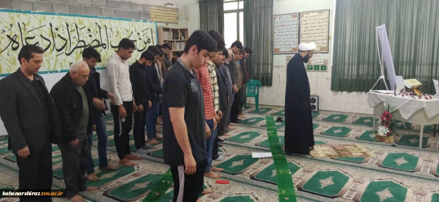 مراسم بزرگداشت و عزاداری سردار سپهبد سلیمانی در 13 دانشکده دانشگاه فنی و حرفه ای فارس + تصاویر
 11