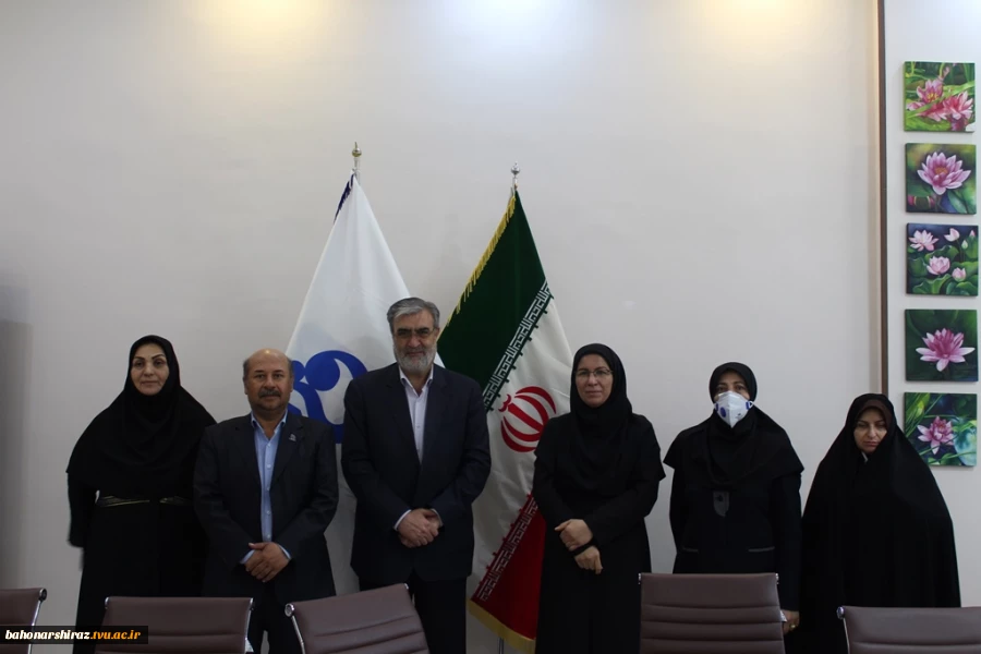 منتخب مردم شیراز و زرقان در مجلس شورای اسلامی در بازدید از دانشکده فنی دختران شیراز:

منابع آموزش عالی به سمت دانشگاه مهارتی فنی و حرفه‌ای سوق داده شود
 7