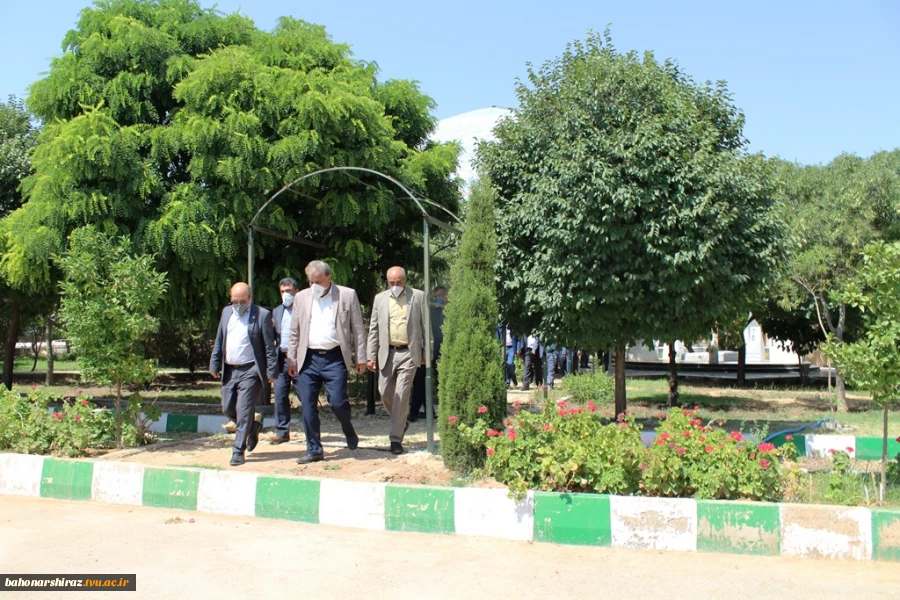 گزارش تصویری از بازدید معاون هماهنگی امورعمرانی استانداری فارس  از دانشکده های فنی و حرفه ای  الزهرا(س) و شهید باهنر شیراز 15