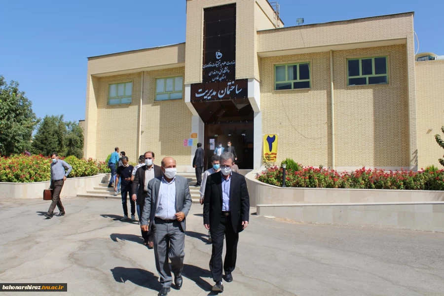 مدیرکل راه و شهرسازی استان فارس در بازدید از دانشکده فنی شهید باهنر:

شاخصه اصلی دانشگاه فنی و حرفه ای، حرفه آموزی در کنار علم آموزی است 2