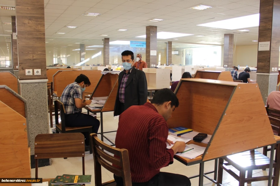گزارش تصویری / بازدید مدیرکل راه و شهرسازی استان فارس از آزمون ورود به حرفه مهندسان در دانشکده فنی و مهندسی شهید باهنر شیراز 2