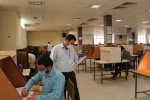 گزارش تصویری / بازدید مدیرکل راه و شهرسازی استان فارس از آزمون ورود به حرفه مهندسان در دانشکده فنی و مهندسی شهید باهنر شیراز 3