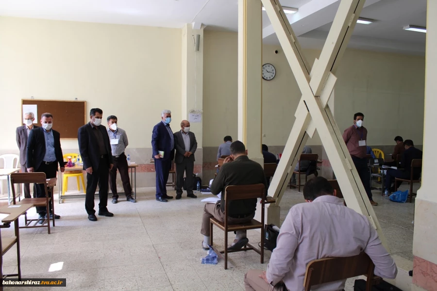 بازدید دکتر قادری نماینده شیراز و زرقان از آزمون ورود به حرفه مهندسان در دانشکده فنی و مهندسی شهید باهنر شیراز+ تصایر 14
