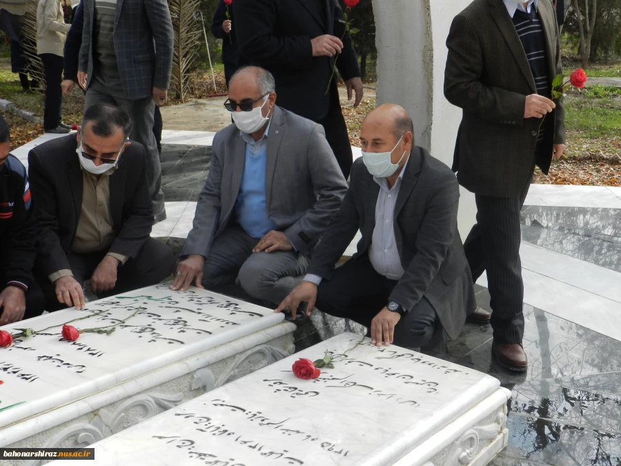 غباروبی قبور مطهر شهید سردار ولی نوری و شهید گمنام در دانشکده شهید باهنر شیراز 2