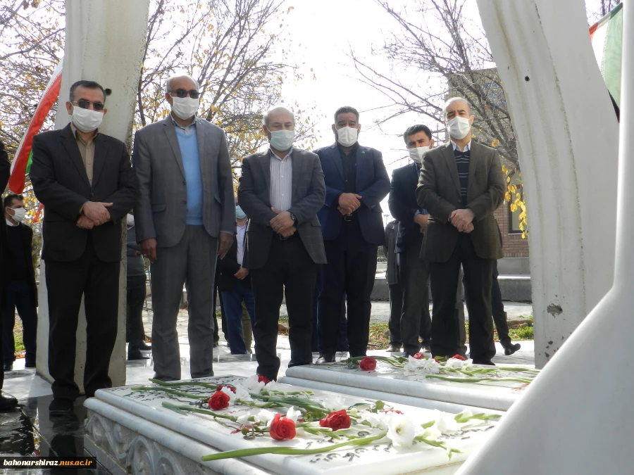 غباروبی قبور مطهر شهید سردار ولی نوری و شهید گمنام در دانشکده شهید باهنر شیراز 3