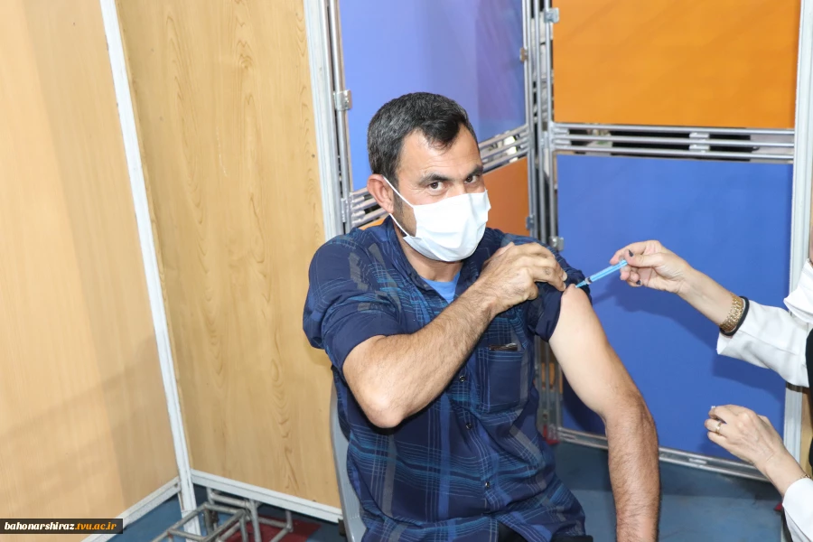گزارش تصویرس از روند واکسیناسیون کارکنان دانشگاه فنی و حرفه ای استان فارس  8