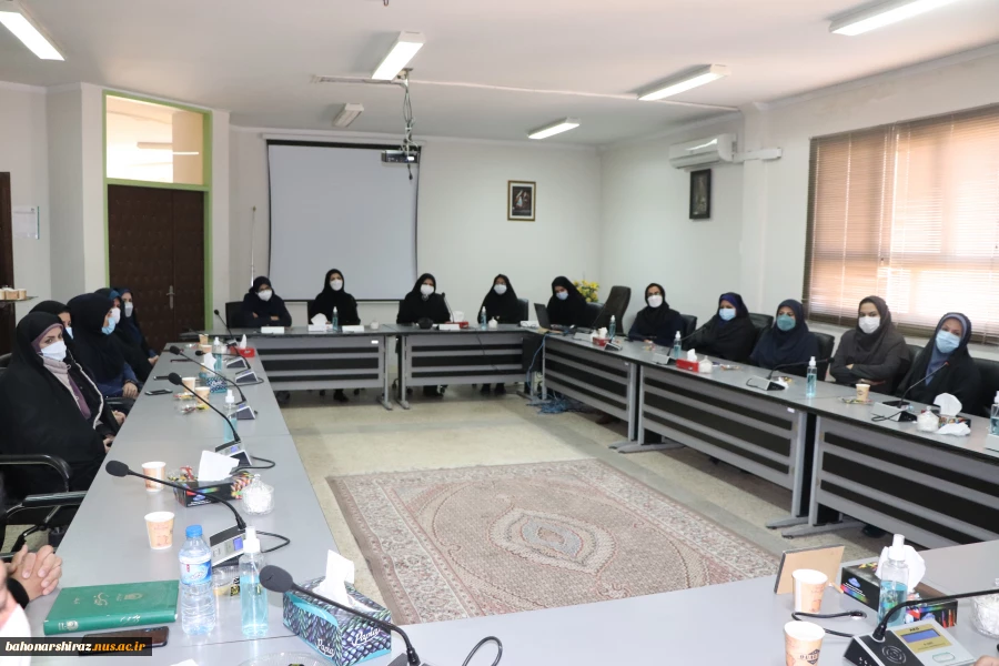 برگزاری مراسم تجلیل از بانوان همکار دانشگاه فنی و حرفه ای استان فارس 6