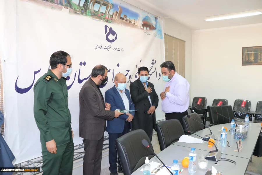 رو نمایی از 15 اثر علمی و تجلیل از مهندسان بسیجی در
دانشگاه فنی و حرفه ای استان فارس

 2
