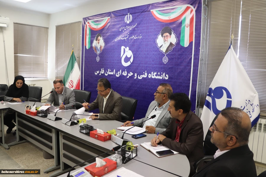 دیدار صمیمی کارکنان معاونت پژوهش و فناوری دانشگاه فنی و حرفه ای استان فارس با دکتر ترک زاده ریاست دانشگاه 3