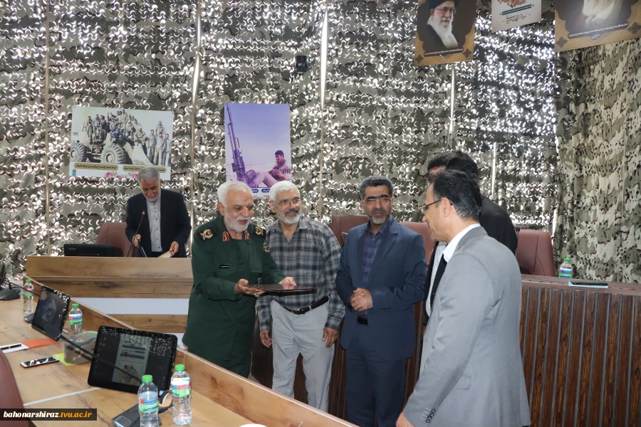 تقدیر از رئیس دانشگاه فنی و حرفه ای استان فارس  2