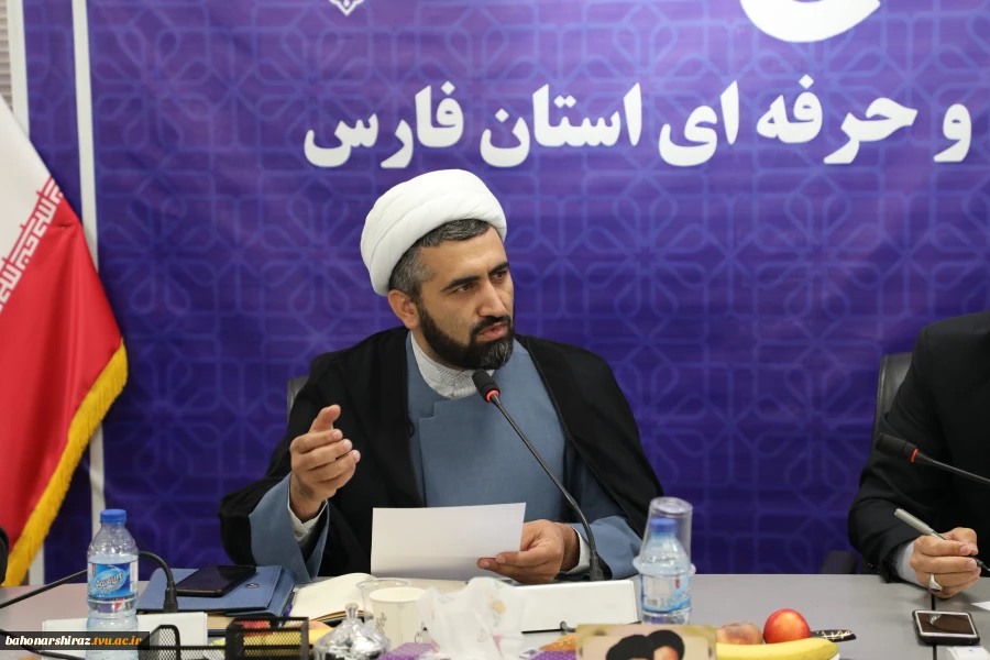 در آستانه سال تحصیلی جدید، گردهمایی روسای مراکز و مسئولین حراست دانشگاه فنی و حرفه ای استان فارس برگزار گردید.  2