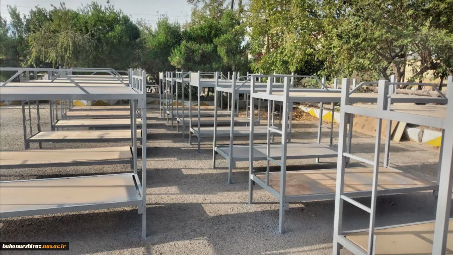 با همکاری آموزشکده فنی کشاورزی و شهرداری شهرستان فسا تختهای دانشجویی جهت خوابگاه دختران آموزشکده نیریز ساخته شد. 5