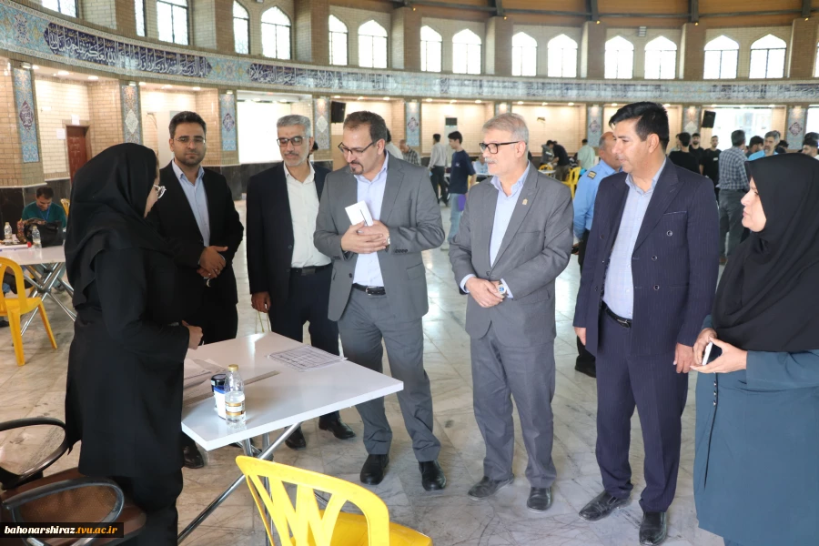 بازدید رئیس دانشگاه ملی مهارت استان فارس از روند ثبت‌نام دانشجویان جدیدالورود 4