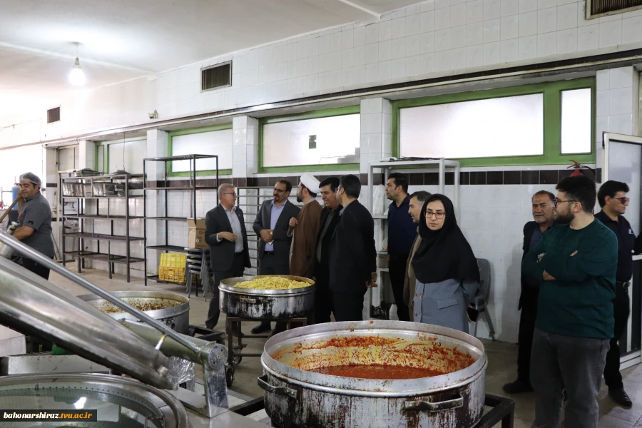 حضور هیأت‌رئیسه دانشگاه ملی مهارت استان فارس در جمع دانشجویان و بازدید از سلف دانشکده شهید باهنر شیراز 4