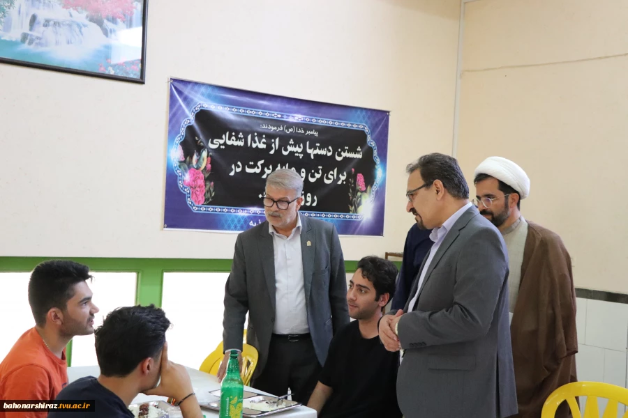 حضور هیأت‌رئیسه دانشگاه ملی مهارت استان فارس در جمع دانشجویان و بازدید از سلف دانشکده شهید باهنر شیراز 5