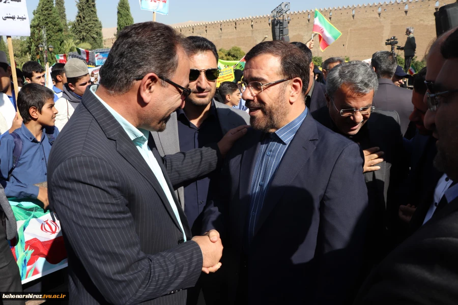 حضور دانشگاه ملی مهارت استان فارس در راهپیمایی ۱۳ آبان 5