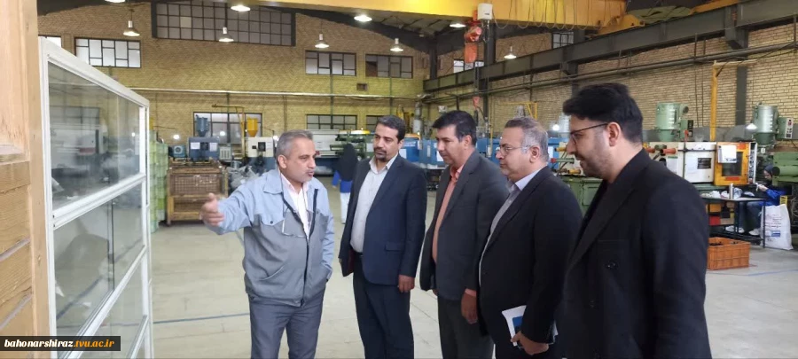 بازدید معاون پژوهش و فناوری دانشگاه ملی مهارت استان فارس از شرکت ظریف افزار با هدف توسعه همکاری‌های علمی 2