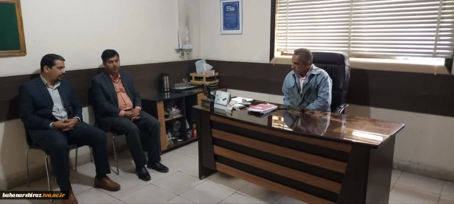 بازدید معاون پژوهش و فناوری دانشگاه ملی مهارت استان فارس از شرکت ظریف افزار با هدف توسعه همکاری‌های علمی 7