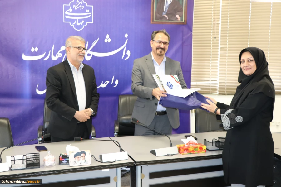 مراسم تقدیر و تجلیل از مشاورین مرکز مشاوره و سلامت دانشگاه ملی مهارت استان فارس برگزار شد 6