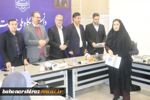 تجلیل از بانوان همکار دانشگاه ملی مهارت استان فارس در آیین گرامیداشت روز زن 4