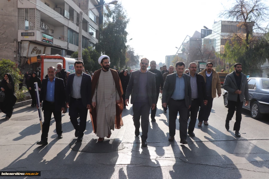 حضور پرشور دانشگاهیان فارس در راهپیمایی 22 دی ماه و تشییع پیکرشهدا 3