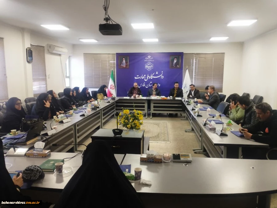 بازدید جمعی از فرهنگیان از دانشکده ملی مهارت شهید باهنر 2