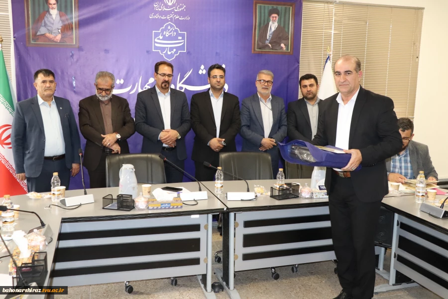 با حضور دکترصادق پور رئیس دانشگاه ملی مهارت فارس برگزار شد؛

آیین تجلیل از سرآمدان دانشگاه ملی مهارت واحد استان فارس 6