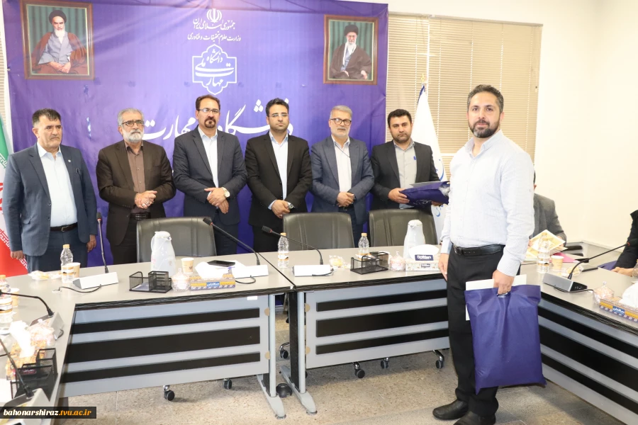 با حضور دکترصادق پور رئیس دانشگاه ملی مهارت فارس برگزار شد؛

آیین تجلیل از سرآمدان دانشگاه ملی مهارت واحد استان فارس 4