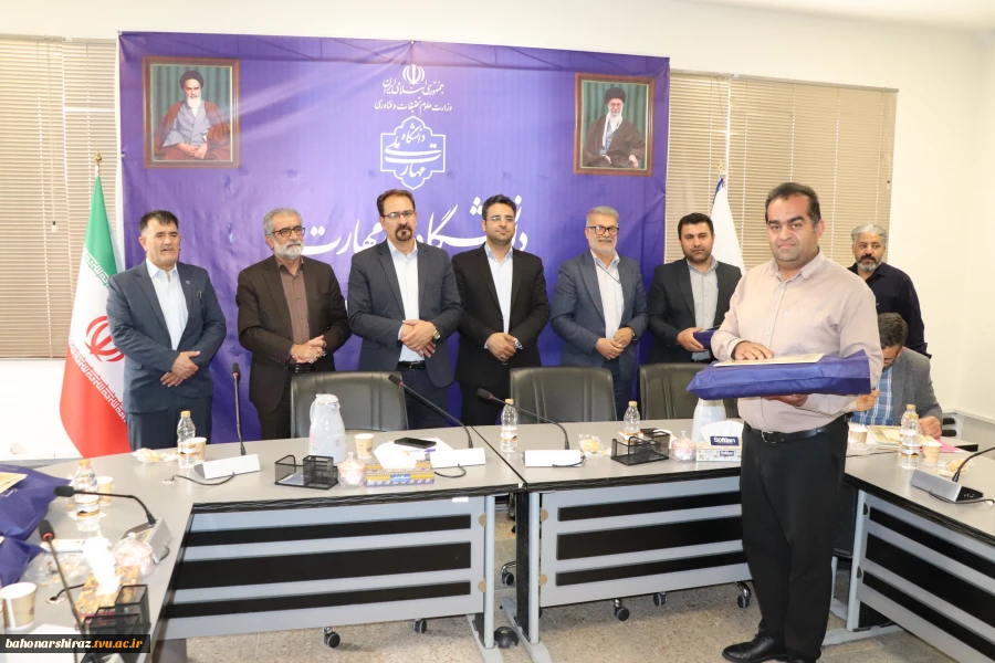 با حضور دکترصادق پور رئیس دانشگاه ملی مهارت فارس برگزار شد؛

آیین تجلیل از سرآمدان دانشگاه ملی مهارت واحد استان فارس 6