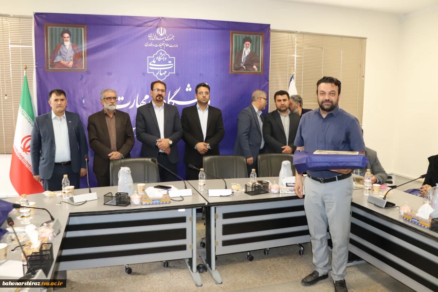 با حضور دکترصادق پور رئیس دانشگاه ملی مهارت فارس برگزار شد؛

آیین تجلیل از سرآمدان دانشگاه ملی مهارت واحد استان فارس 8