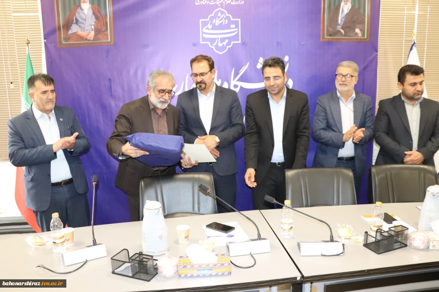 با حضور دکترصادق پور رئیس دانشگاه ملی مهارت فارس برگزار شد؛

آیین تجلیل از سرآمدان دانشگاه ملی مهارت واحد استان فارس 9